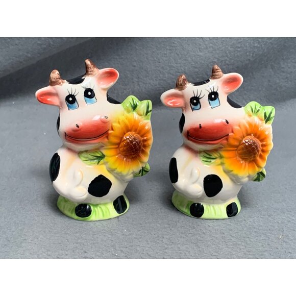Vintage Sunflower Cow Salt & Pepper Shaker Set - Hand-Painted Ceramic - Picture 7 of 8